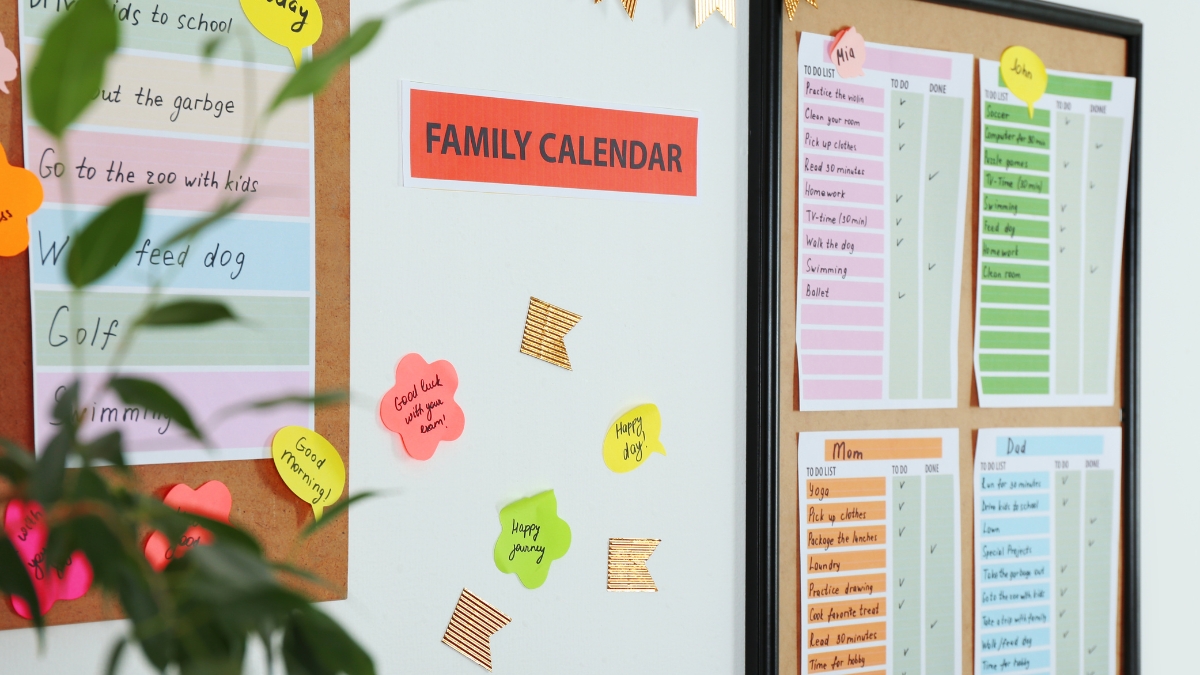 Family-calendar-sticky-notes-planning